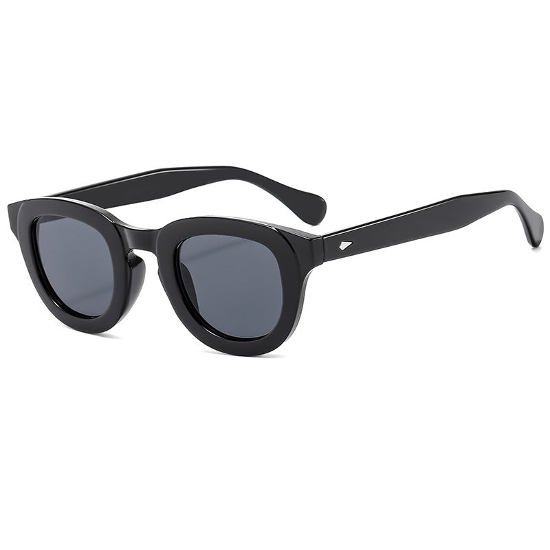 Women's sunglasses with fashionable cat-eye design and UV protection Stornfield