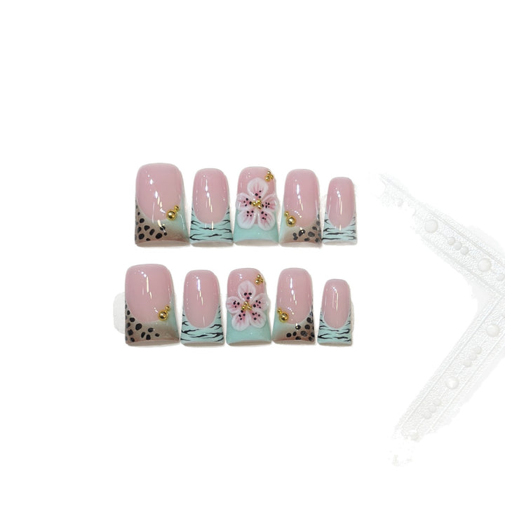Artistic Press-On Nail Set with Floral and Patterned Design Stornfield
