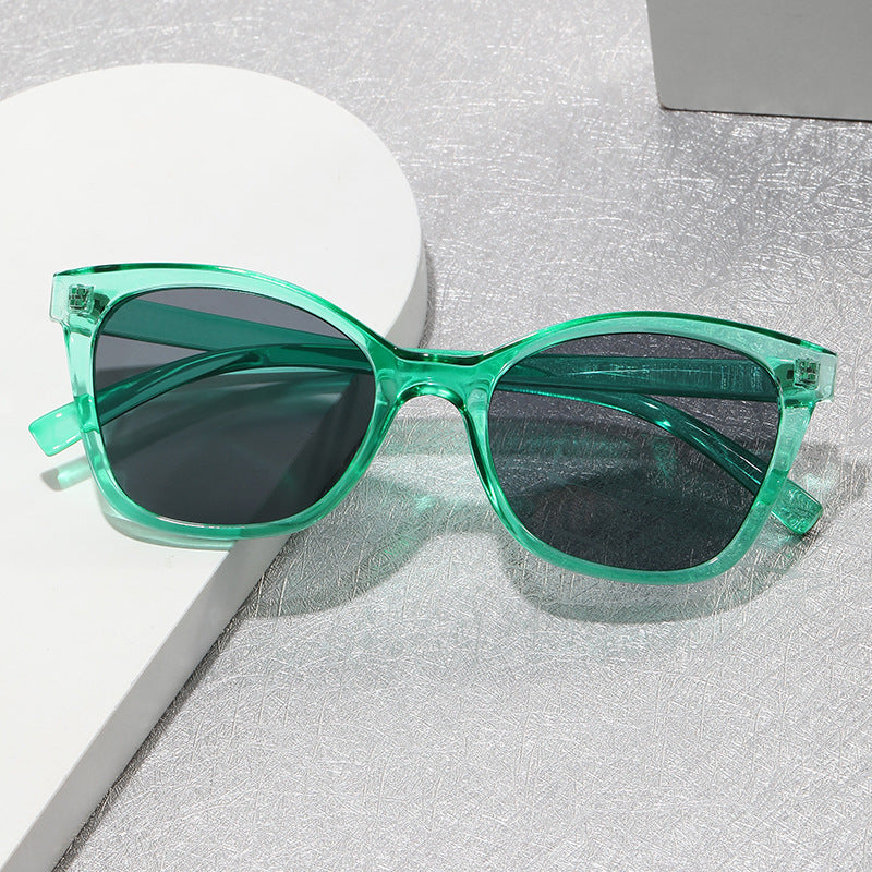 Women’s elegant sunglasses in a modern cat-eye style Stornfield