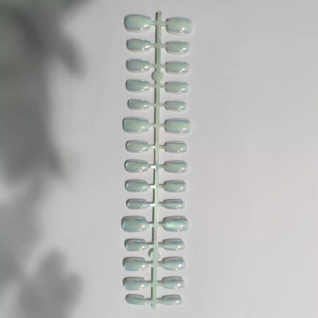 Iridescent Press-On Nail Set Stornfield