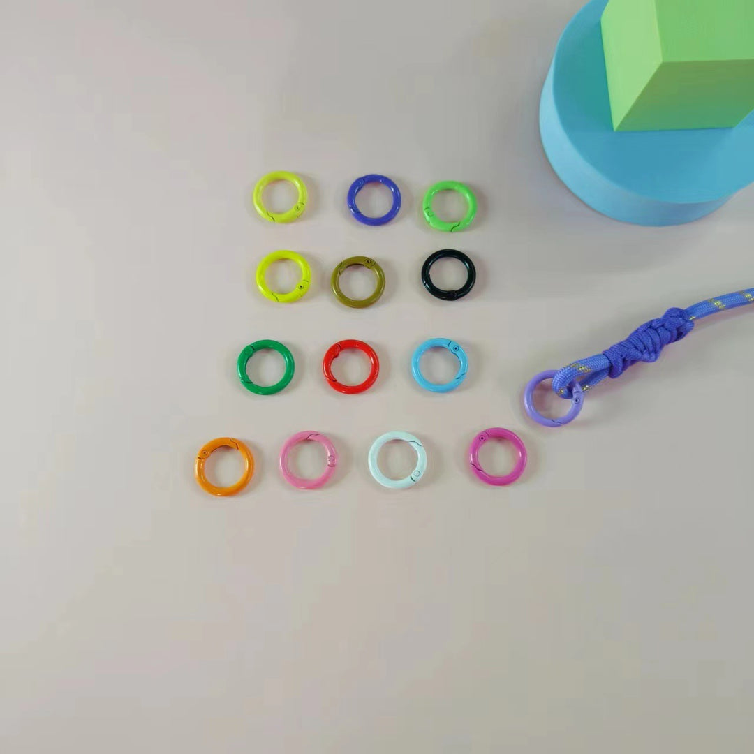 Versatile Clip-On Keyring Stornfield
