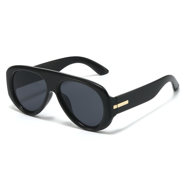 Vintage-Inspired Aviator Sunglasses with Subtle Gold Accents Stornfield