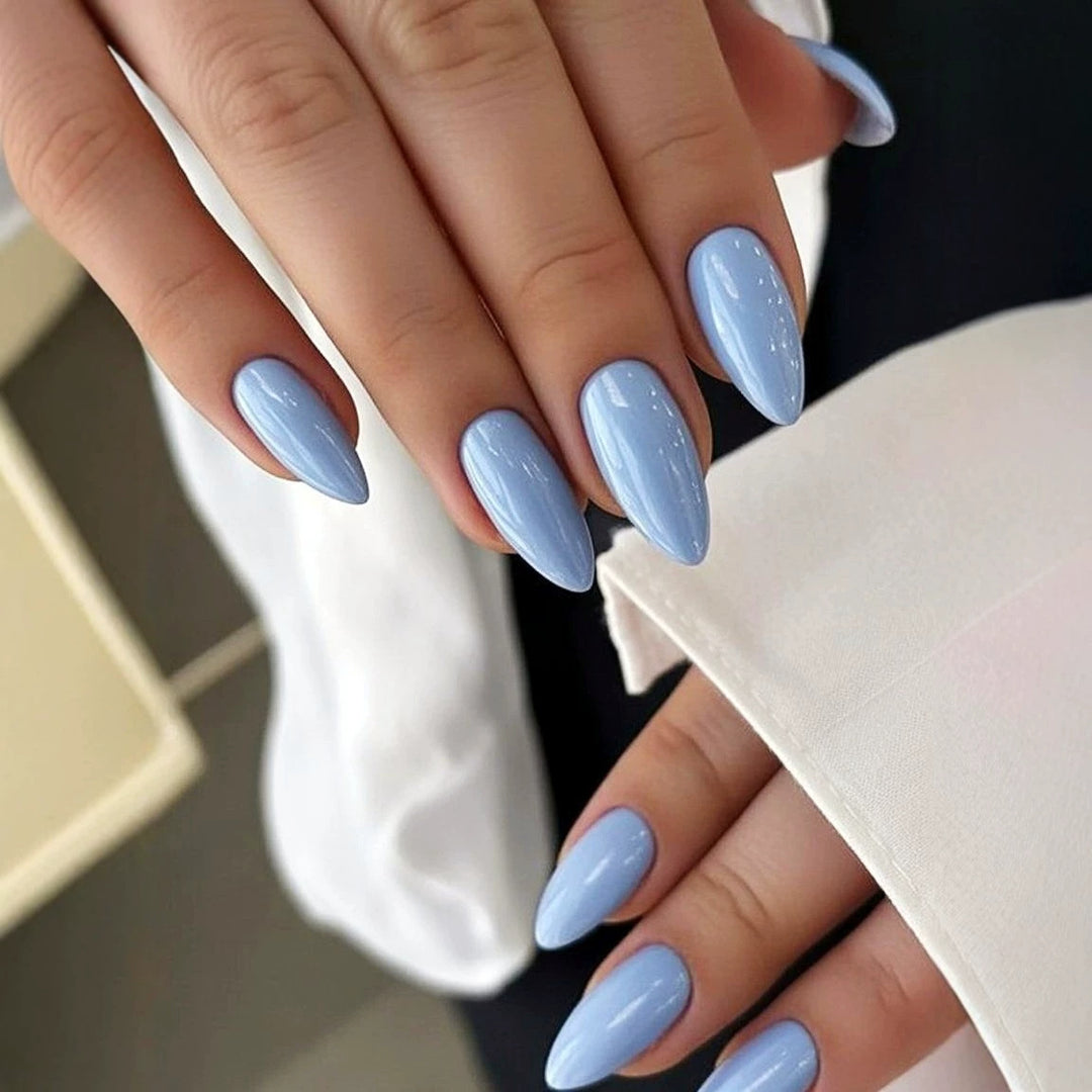 Nail set with elegant, high-gloss tips Stornfield