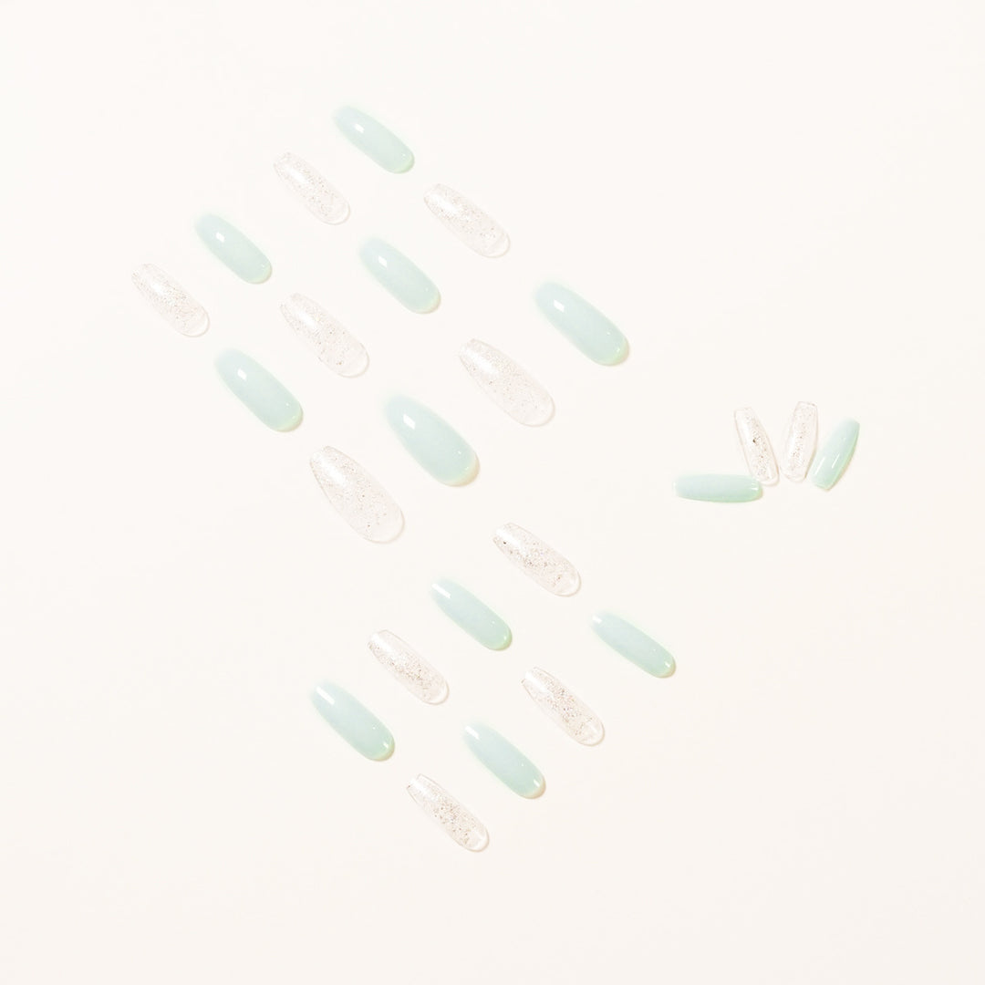 Elegant Nail Art with Glamorous Effects Stornfield