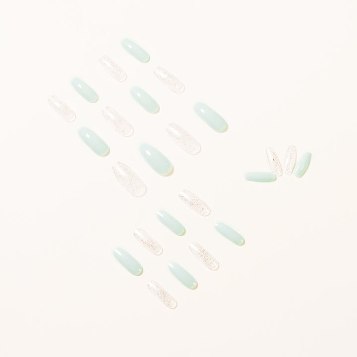 Elegant Nail Art with Glamorous Effects Stornfield