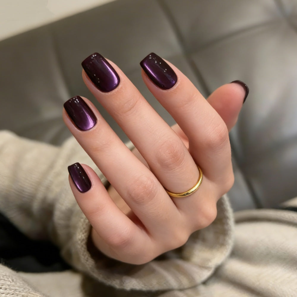 Artificial nails with elegant gradient and shimmering shine Stornfield