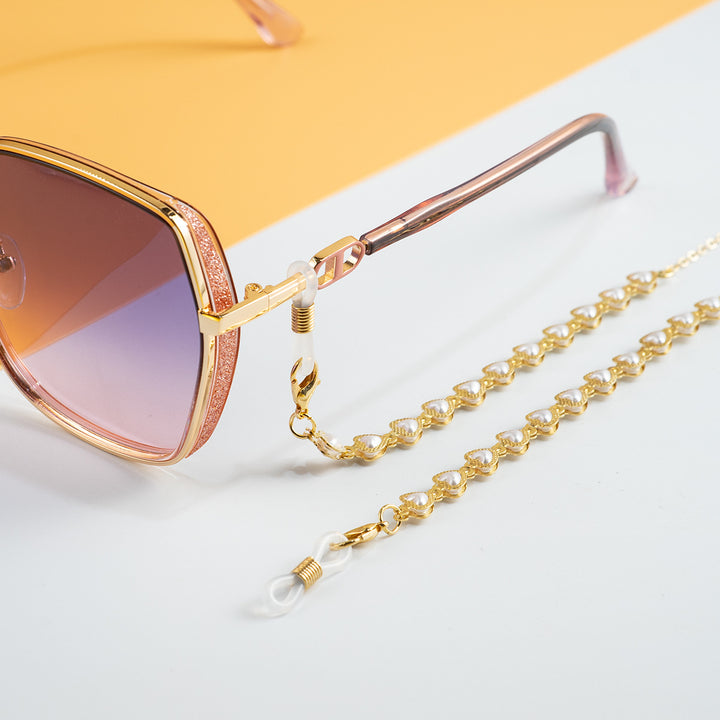 Elegant Pearl-Linked Eyewear Chain Stornfield