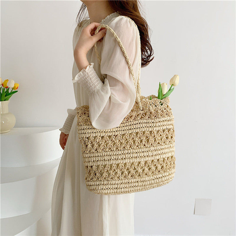 Braided beach bag with unique design Stornfield