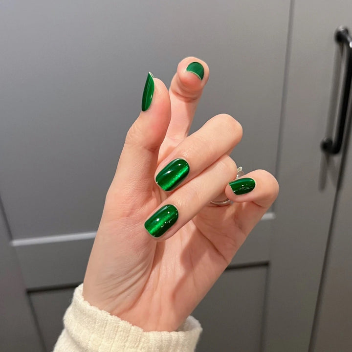 Glossy Press-On Nail Art Set