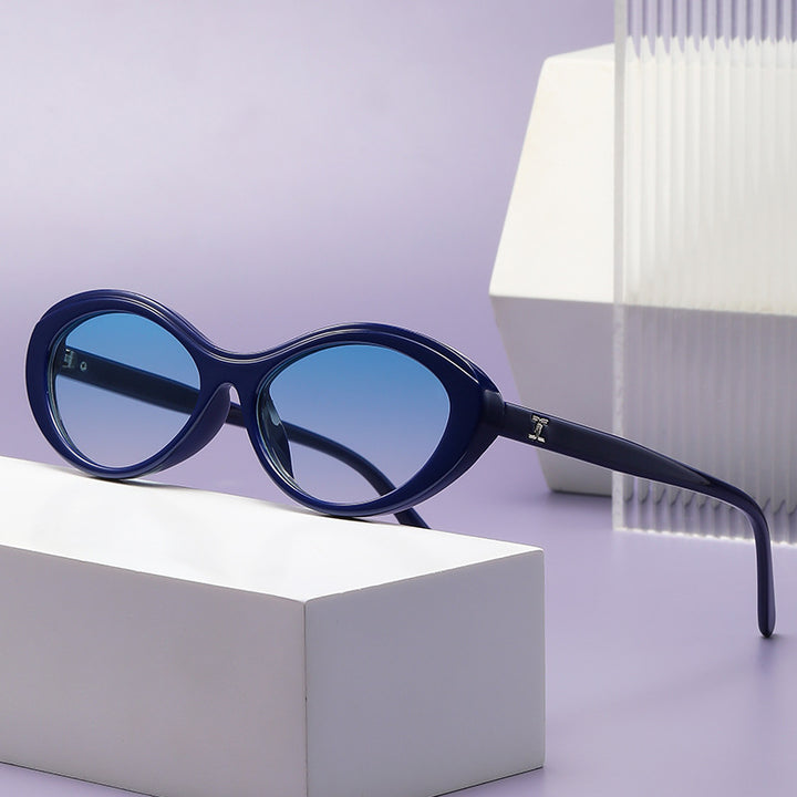 Ladies stylish sunglasses in oval design Stornfield