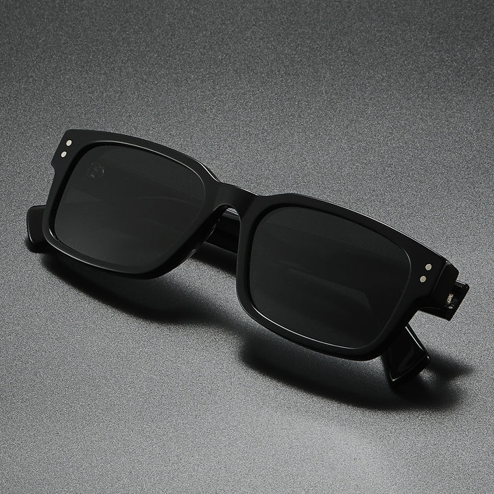 Women's sunglasses in modern, minimalist design Stornfield