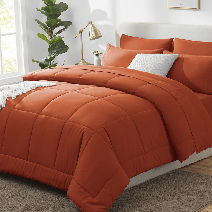 Women's quilted satin bedding set Stornfield