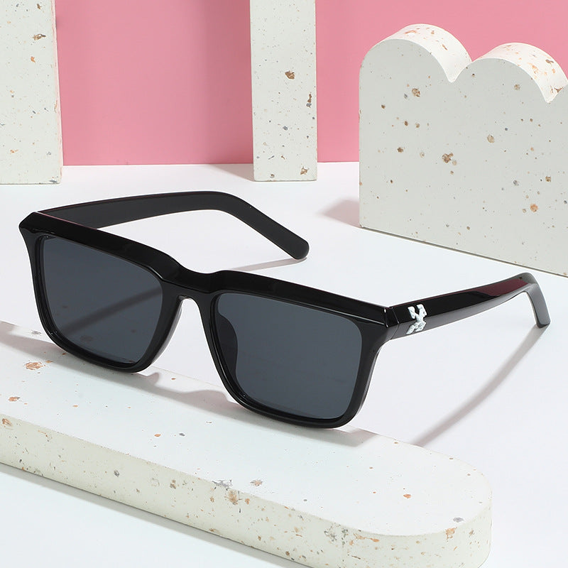 Women's fashionable sunglasses in modern rectangular design Stornfield