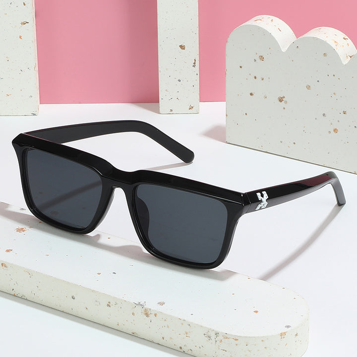 Women's fashionable sunglasses in modern rectangular design Stornfield
