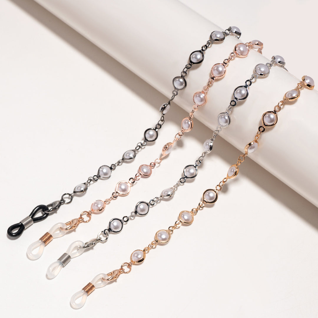 Elegant Pearl-Embellished Glasses Chain Stornfield