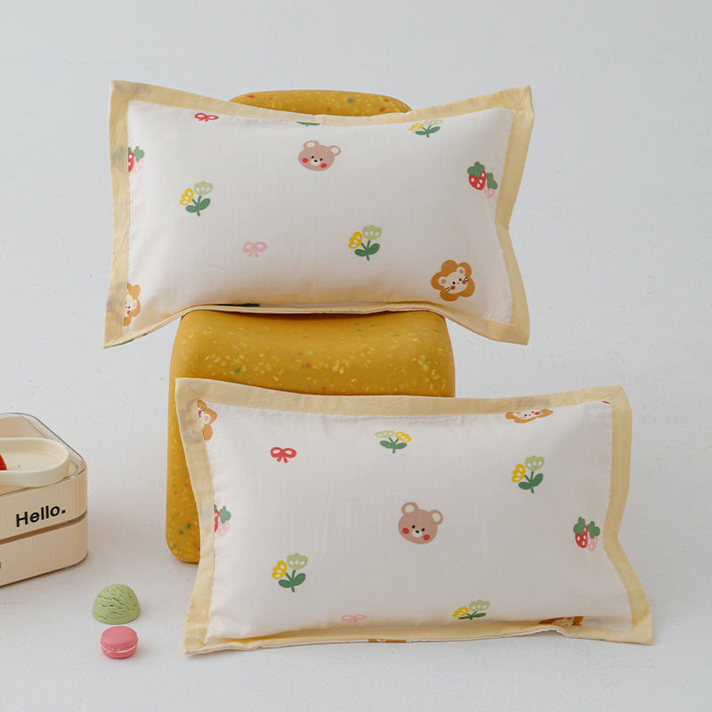 Children's pillowcase set made of breathable cotton blend with cute animal and fruit motifs