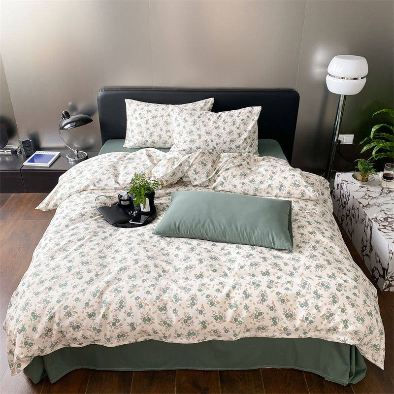 Reversible duvet cover set made of cotton percale with delicate wildflower design and pillowcases