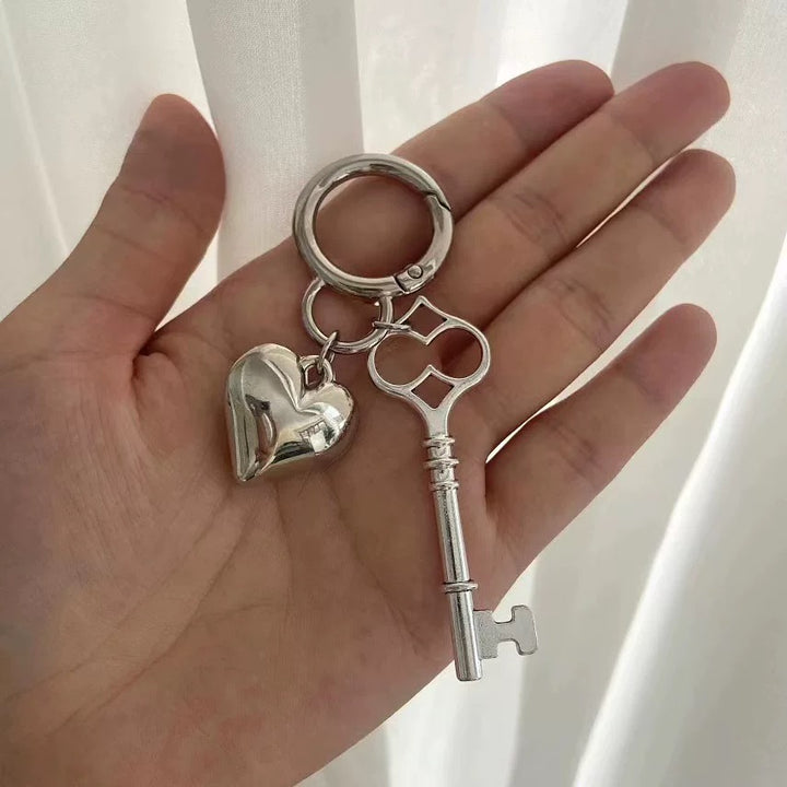 Vintage-Inspired Heart and Key Keychain Stornfield
