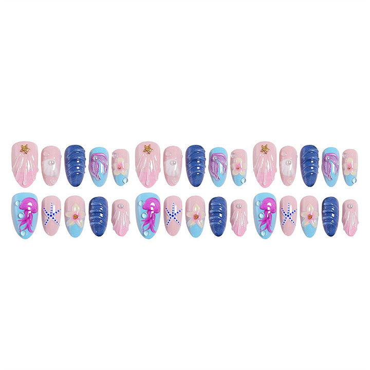 Artistic Nail Tips in Maritime Style Stornfield