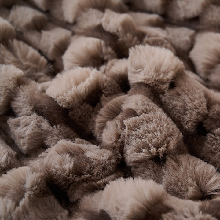 Chunky Knit Plush Throw Blanket