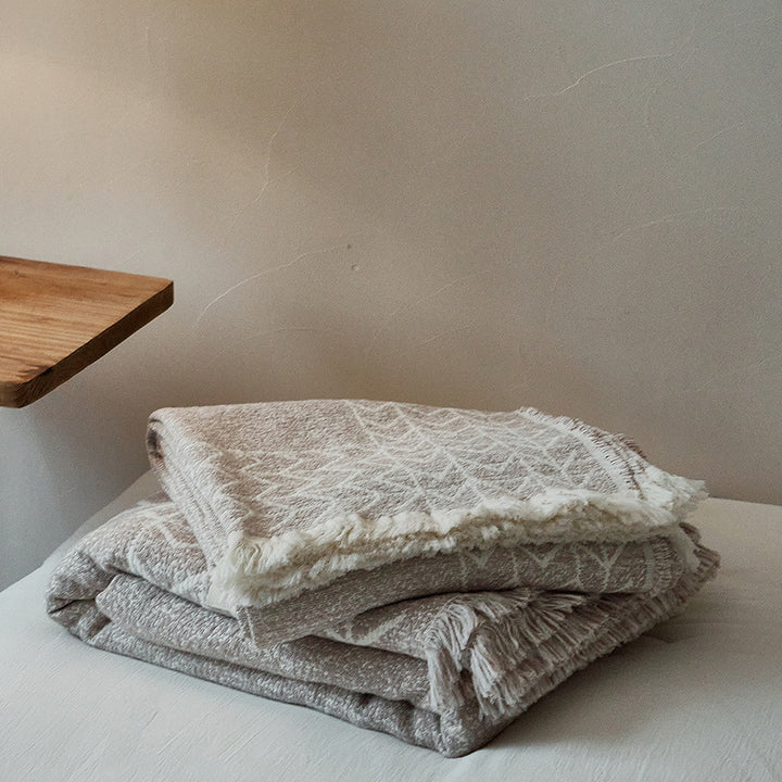 Reversible Textured Jacquard Throw Blanket with Fringed Edges