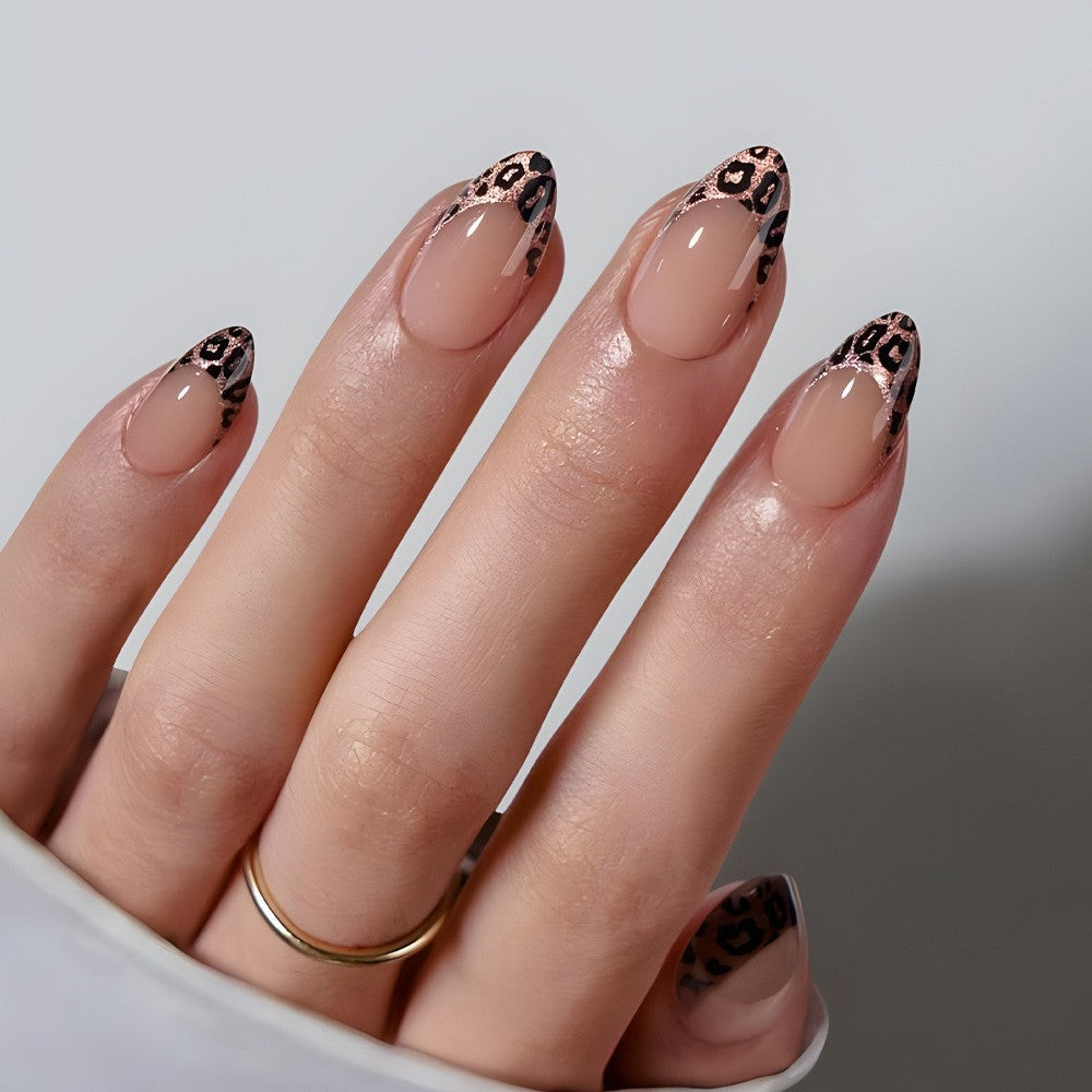 Artificial nails with polka dots Stornfield
