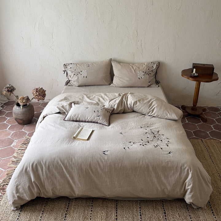 Embroidered Linen-Blend Duvet Cover Set with Tie Closure and Decorative Shams