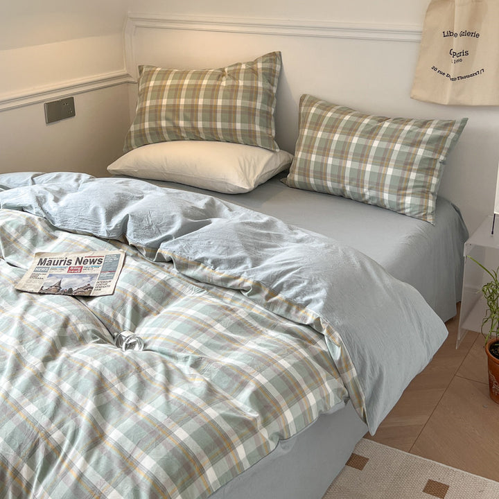 Reversible duvet cover set made of cotton renforce with fine check pattern and extra soft jersey fitted sheet