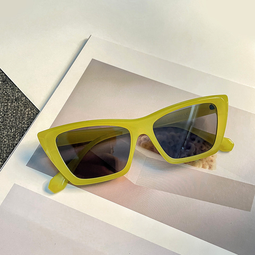 Women geometric sunglasses with stylish plastic frame Stornfield