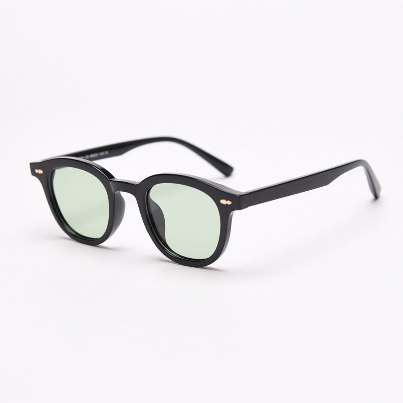 Fashionable sunglasses with round lenses and stylish frame Stornfield