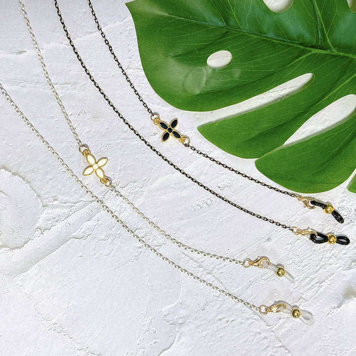 Elegant jewelry chain with filigree pendant Stornfield