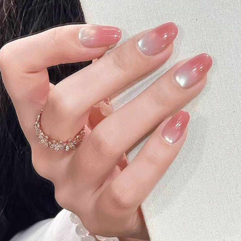 Elegant Artificial Fingernails In Gentle Ombre Look Stornfield