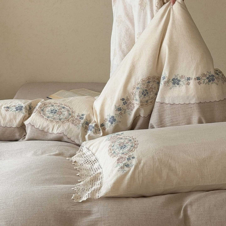 Romantic bedding set made of linen-cotton mix with lace trim and floral embroidery