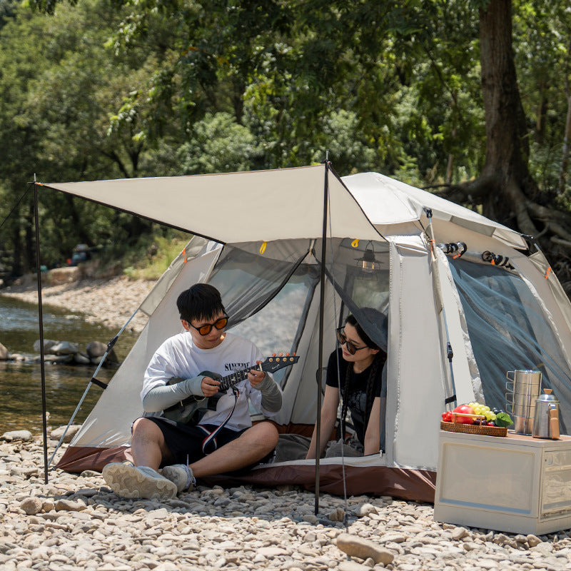 Camping tent with spacious interior and expandable sun protection Stornfield