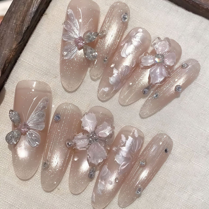 Art nails with floral motifs Stornfield