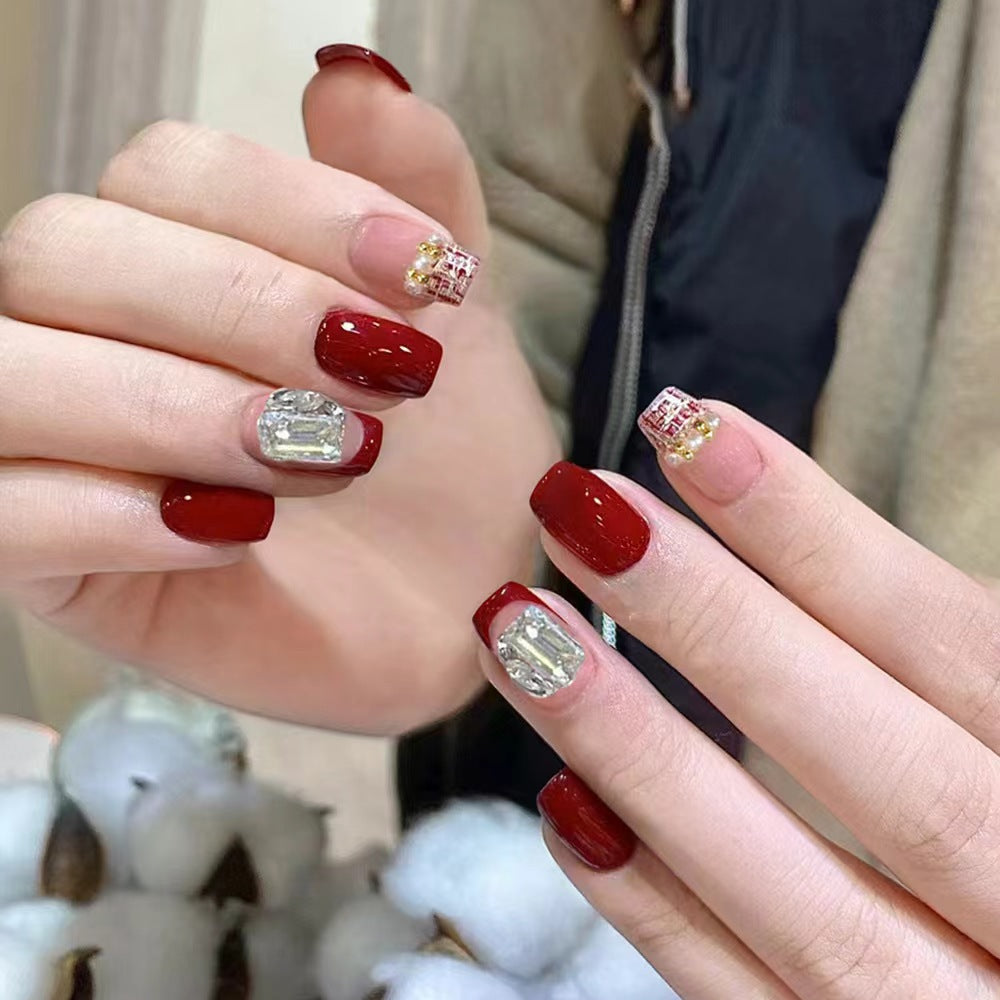 Elegant Nail Art with Gloss Finish Stornfield