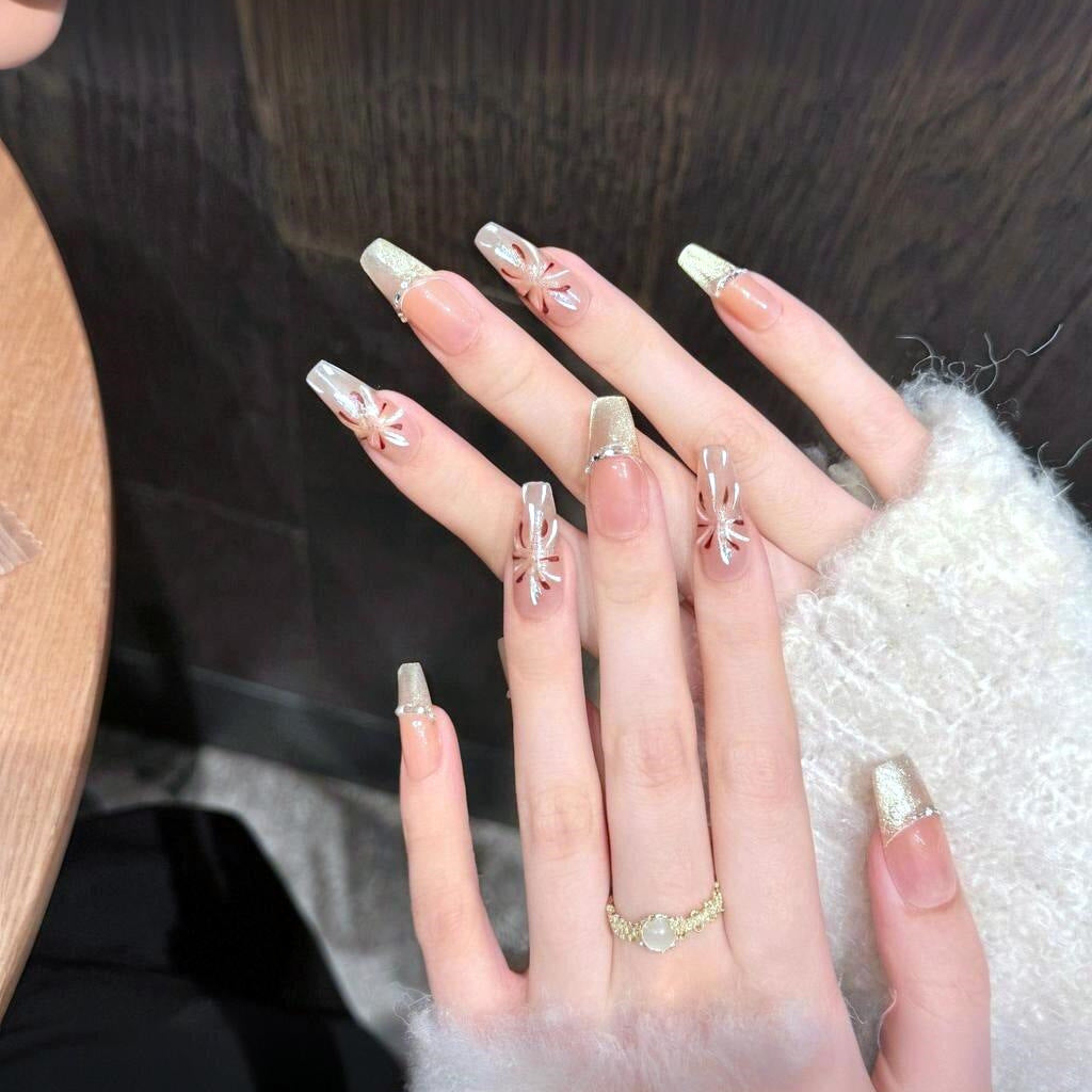 Elegant Floral Press-On Nail Design Kit Stornfield