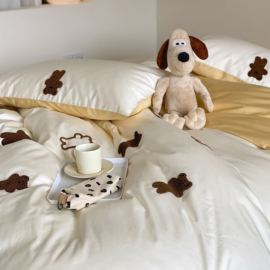 Reversible cotton satin duvet cover set with embroidered sheep and tree appliqués