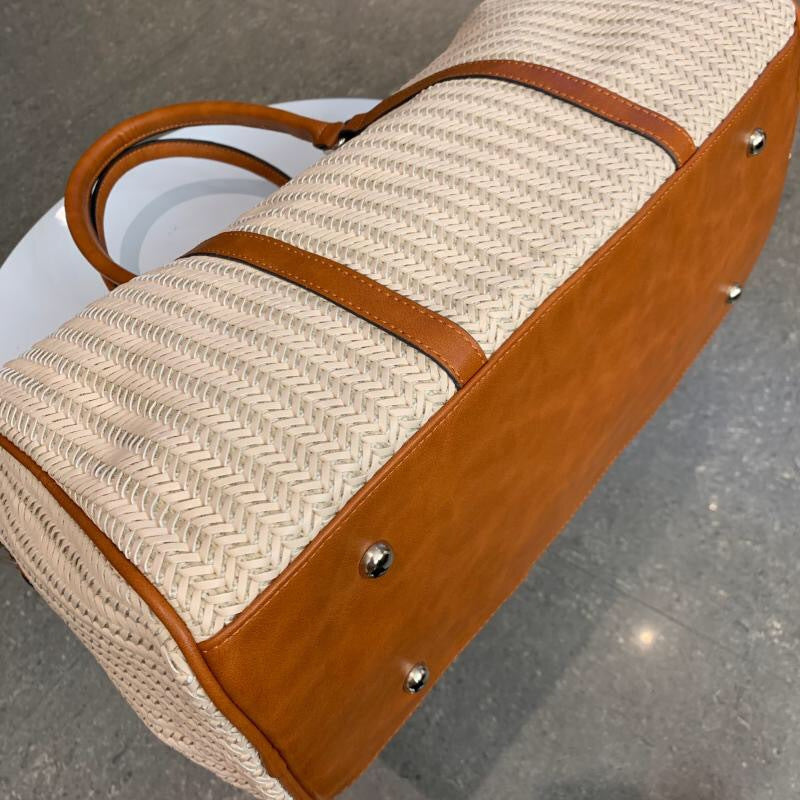 Spacious travel bag with practical carrying handles and adjustable shoulder strap Stornfield
