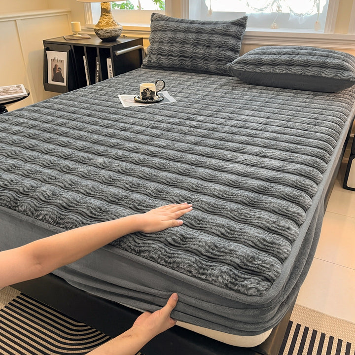 Ribbed Plush Mattress Protector