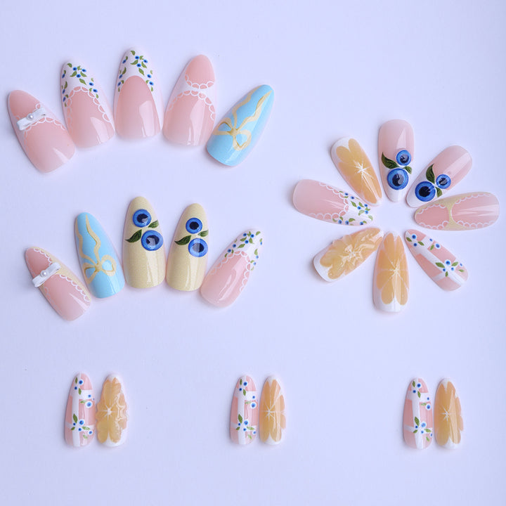 Artificial nails with luxurious 3D applications Stornfield