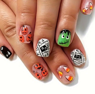 Artistic Halloween-Themed Nail Art Stornfield 1789915324