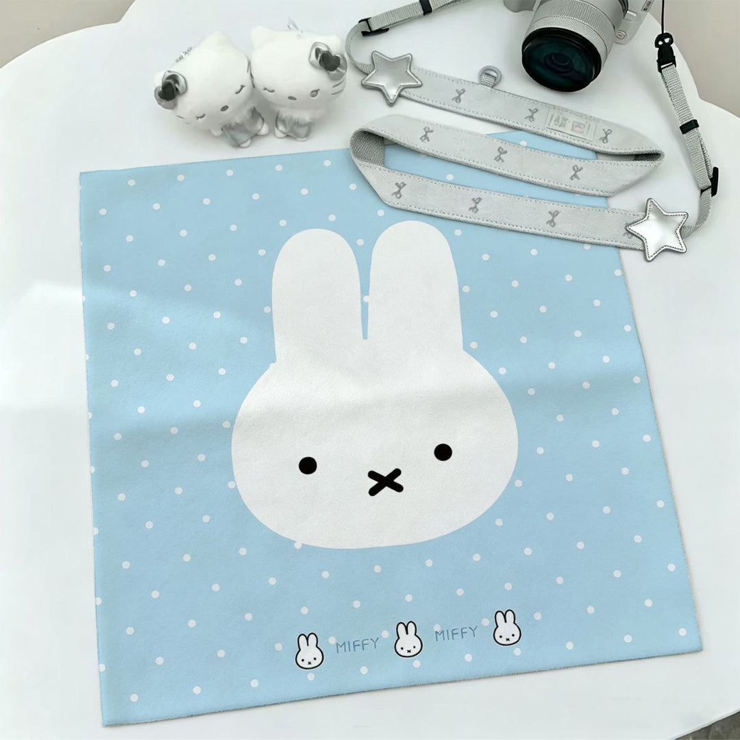 Ultra-Soft Bunny Print Fleece Throw Blanket