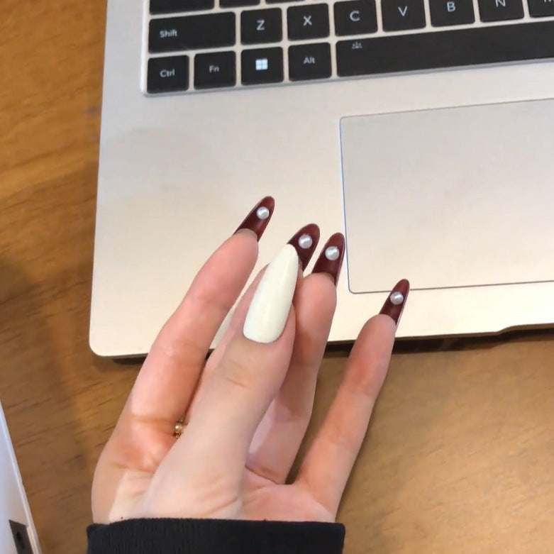 Glamorous artificial nails with elegant accents Stornfield