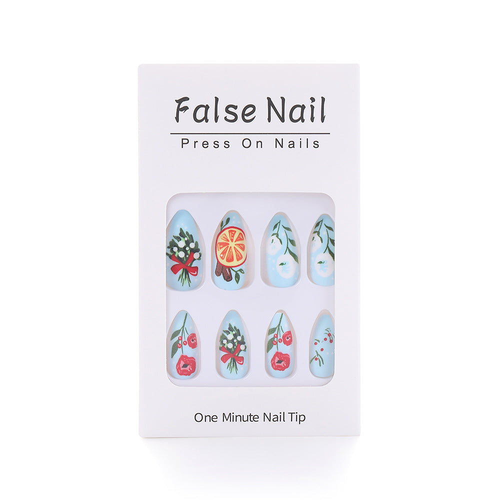 Exquisite Kunstnägel mit floralen Motiven Stornfield
