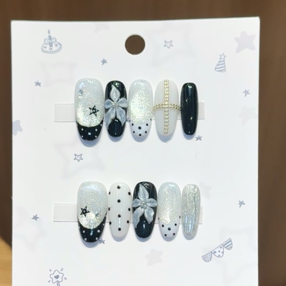 Glamorous artificial nail tips with floral accents Stornfield