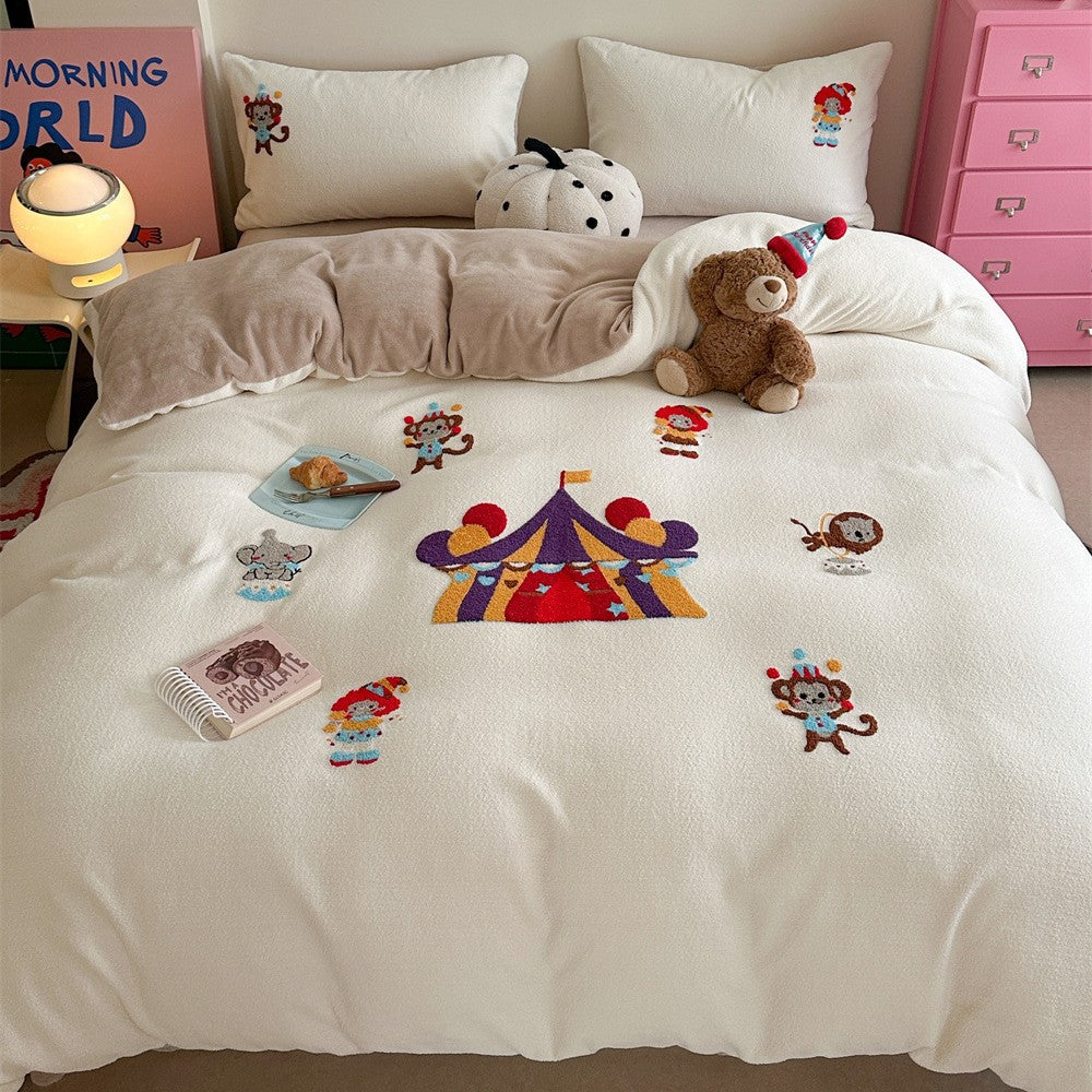 Cozy children's bedding set made of microfleece with Christmas tree and animal appliqué