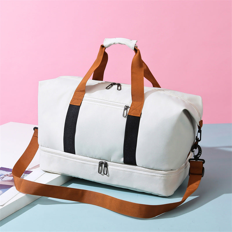 Sporty travel bag with adjustable shoulder strap and organizer compartments Stornfield