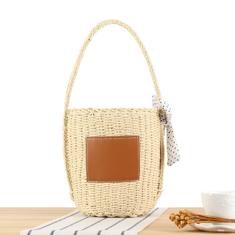 Braided tote bag with decorative leather accent Stornfield