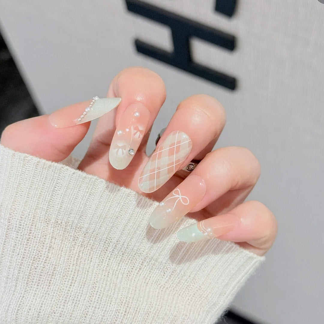 Decorative Press-On Nail Art Set Stornfield